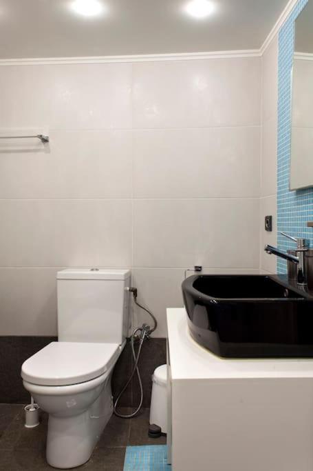 Lenico Beachfront Suites Agia Pelagia Exteriör bild
