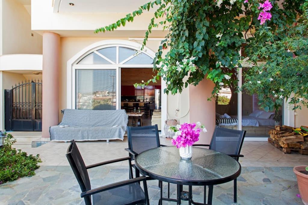 Lenico Beachfront Suites Agia Pelagia Exteriör bild